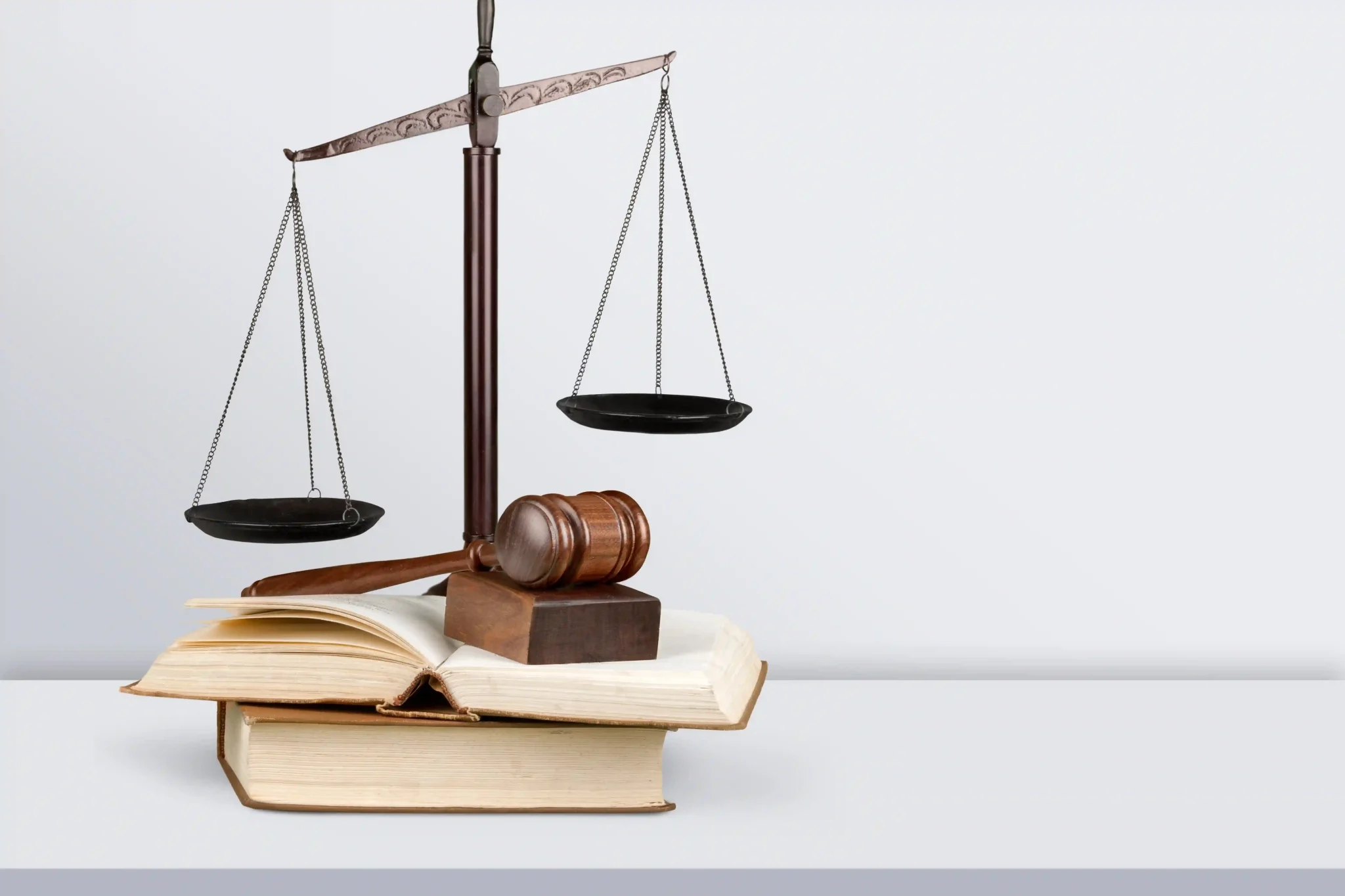 Abogados especialistas en Derecho de Seguros logrando resolución favorable frente a una aseguradora en Granada